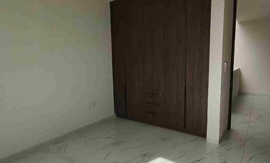 Venta de Casas de tres recámaras en Fraccionamiento con acceso controlado 24/7  en Altozano a cinco minutos de plaza paseo Altozano en Morelia Michoacán.