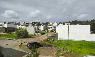 Venta de Casas de tres recámaras en Fraccionamiento con acceso controlado 24/7  en Altozano a cinco minutos de plaza paseo Altozano en Morelia Michoacán.