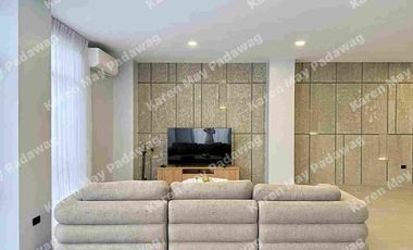 Stylish Brand New 5 Bedroom 3-Storey Modern Home For Sale