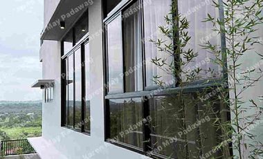 Stylish Brand New 5 Bedroom 3-Storey Modern Home For Sale