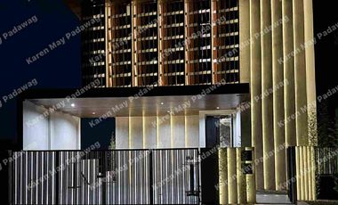 Stylish Brand New 5 Bedroom 3-Storey Modern Home For Sale