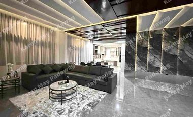 Stylish Brand New 5 Bedroom 3-Storey Modern Home For Sale