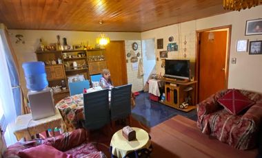 CASA EN TERRENO 440 M² - 2 PISOS, 5D3B - LAS BANDURRIAS - PIRQUE (Cód.124)