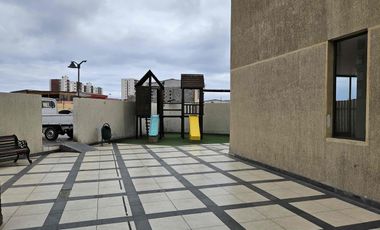 Arriendo Departamento Amoblado Ubicado en Nicolás Tirado, Edificio Parque Mar.