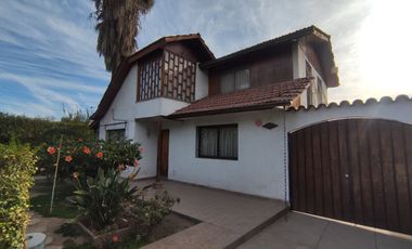 Hermosa casa en terreno 546 M² -PROPIEDAD MIXTA - Flora Torres (cód 156)