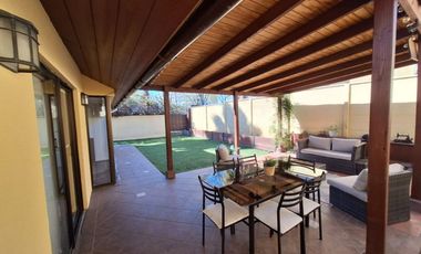 CASA EN VENTA 330 M² - PARQUE LA HACIENDA - PEÑALOLÉN METRO QUILIN (Cód 163)