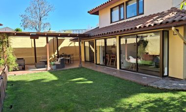 CASA EN VENTA 330 M² - PARQUE LA HACIENDA - PEÑALOLÉN METRO QUILIN (Cód 163)