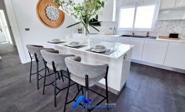 Luxury Private Eco Pool Villa With Mountain View Near Black Mountain Golf Course For Sale