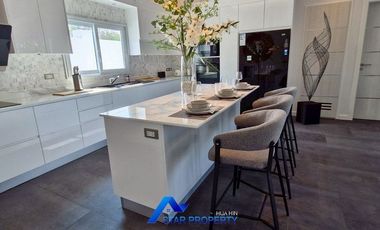 Luxury Private Eco Pool Villa With Mountain View Near Black Mountain Golf Course For Sale