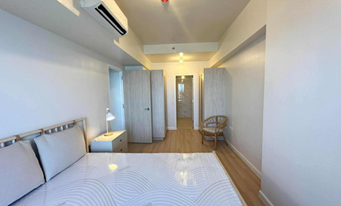 FOR RENT - MODERN 2BR WITH FRONT SEAVIEW BALCONY AND PARKING IN MANDANI BAY, CEBU. FURNISHED.