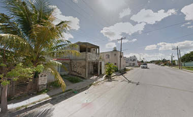 Casa en calle Flamingo, Izamal Residencial, Cancún, Quintana Roo, México. ¡NO CRÉDITOS!