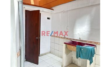 Se Alquila Primer Y Segundo Piso -Urb. Monserrate A Pocas Cuadras De Isabel De Bobadilla 280M2