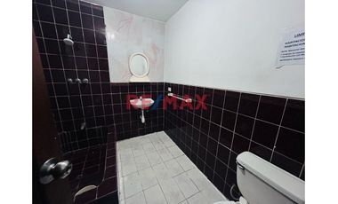 Se Alquila Primer Y Segundo Piso -Urb. Monserrate A Pocas Cuadras De Isabel De Bobadilla 280M2