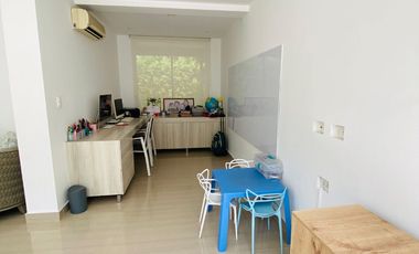 CASA ESQUINERA EN SANTORINI I