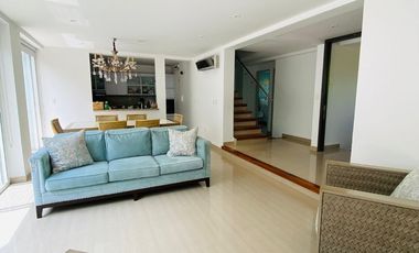 CASA ESQUINERA EN SANTORINI I