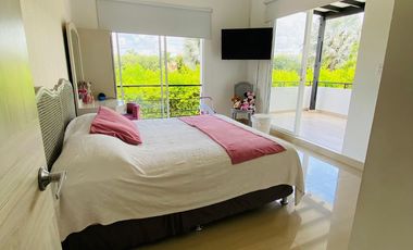 CASA ESQUINERA EN SANTORINI I