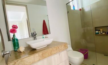 CASA ESQUINERA EN SANTORINI I