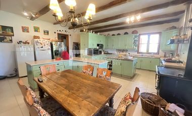 Casa En Venta En Preciosa Parcela De 2 Hectáreas