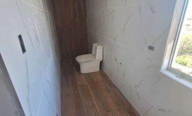 VENDO HERMOSO DUPLEX, EN SACACHACA, CERCA AL COLEGIO MAX UHLE, NO PAGAS ALCABALA,CON 3 DORMITORIOS, 4 BAÑOS, COCHERA Y ASENSOR DIRECTO DUPLE
