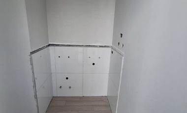 VENDO HERMOSO DUPLEX, EN SACACHACA, CERCA AL COLEGIO MAX UHLE, NO PAGAS ALCABALA,CON 3 DORMITORIOS, 4 BAÑOS, COCHERA Y ASENSOR DIRECTO DUPLE