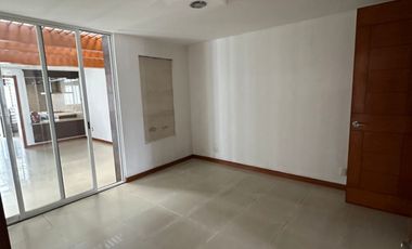 ¡Invierte en tu nuevo hogar en Fraccionamiento 8 de Julio! Casa en Venta en Guadalajara, Jalisco, cerca de la clinica 46