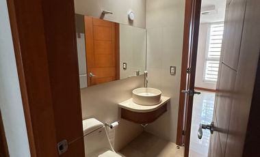 ¡Invierte en tu nuevo hogar en Fraccionamiento 8 de Julio! Casa en Venta en Guadalajara, Jalisco, cerca de la clinica 46