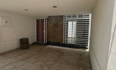¡Invierte en tu nuevo hogar en Fraccionamiento 8 de Julio! Casa en Venta en Guadalajara, Jalisco, cerca de la clinica 46