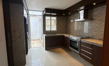 ¡Invierte en tu nuevo hogar en Fraccionamiento 8 de Julio! Casa en Venta en Guadalajara, Jalisco, cerca de la clinica 46