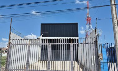 SE RENTA BODEGA DE 400 m2 POR PASEOS DE LA CIMA