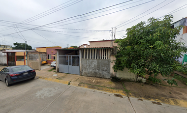 CASA EN PRIMAVERA, PASEO DE LAS ARBOLEDAS, VERACRUZ, MÉXICO . ¡NO CRÉDITOS!