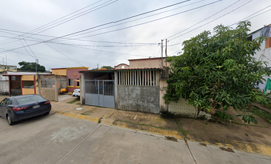 CASA EN PRIMAVERA, PASEO DE LAS ARBOLEDAS, VERACRUZ, MÉXICO . ¡NO CRÉDITOS!