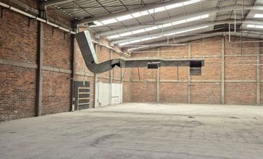 SE RENTA BODEGA DE 1,000m2 EN COL JULIAN DE OBREGON
