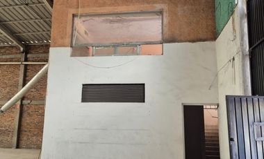 SE RENTA BODEGA DE 1,000m2 EN COL JULIAN DE OBREGON