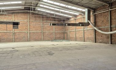 SE RENTA BODEGA DE 1,000m2 EN COL JULIAN DE OBREGON