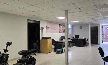Se vende Bodega en Jardines del Bosque