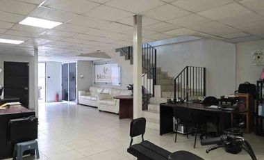 Se vende Bodega en Jardines del Bosque