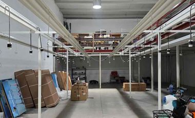 Se vende Bodega en Jardines del Bosque