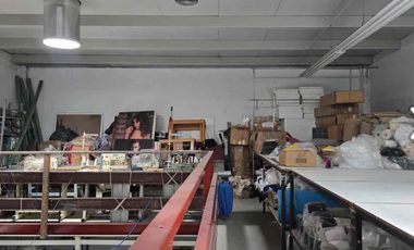 Se vende Bodega en Jardines del Bosque