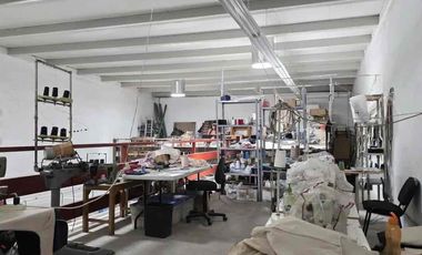 Se vende Bodega en Jardines del Bosque