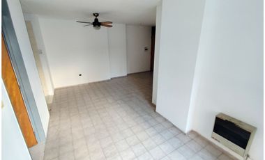 ALQUILA: Dpto 1 Dormitorio Externo con Balcón / 9 de Julio 560 - B° Centro