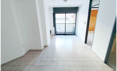 ALQUILA: Dpto 1 Dormitorio Externo con Balcón / 9 de Julio 560 - B° Centro