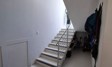SE RENTA CASA DENTRO DE FRACCIONAMIENTO YAQUI, A 3 MINUTOS DE PLAZA SAN DIEGO, PUEBLA