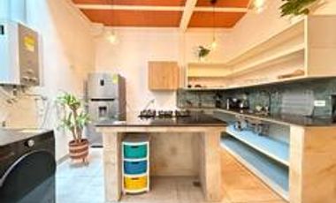 Casa Familiar o Grupal • Cerca del Aeropuerto precio por noche 12 personas