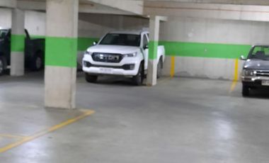 Se vende excelente estacionamiento sector Colón,  techado . $ 15000000.-