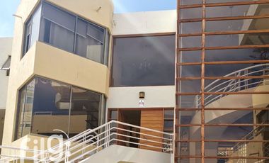 Venta Casa de 3 Niveles con Piscina, Quincho y Sala de Cine – Jardines del Sur