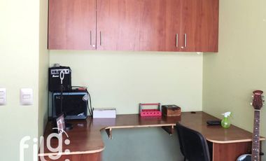 Venta Casa de 3 Niveles con Piscina, Quincho y Sala de Cine – Jardines del Sur