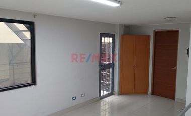 Se Vende Nave: Almacén Y Oficinas Cerca De La Curva En Chorrillos