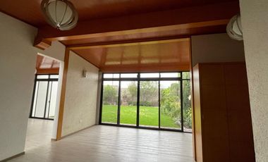 Casa en Renta en Fraccionamiento Puerta Paraíso Vía Atlixcayotl Angelópolis