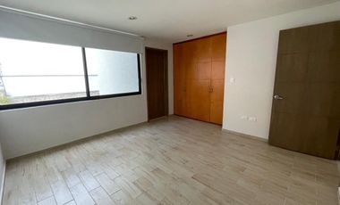 Casa en Renta en Fraccionamiento Puerta Paraíso Vía Atlixcayotl Angelópolis