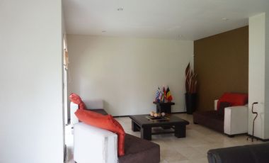 CASA EN RENTA LOMAS VERDES 6A SECCION CON  DOBLE SEGURIDAD Y KIOSKO CON JARDIN.